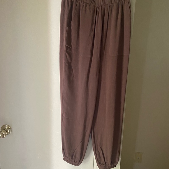 Joggers - Picture 2 of 4